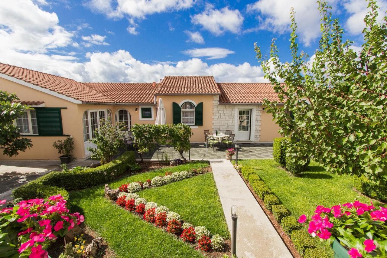 Apartments Lupus Vodice Kültér fotó